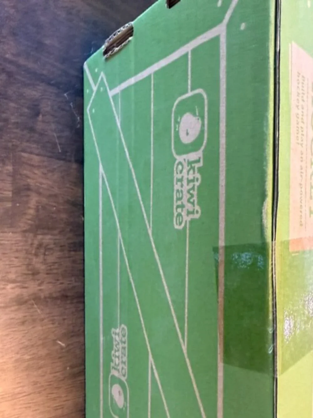 NEW Kiwi Crate Air Hockey Subscription Box by KiwiCo (Ages 5+) STEM SCIENCE TOY